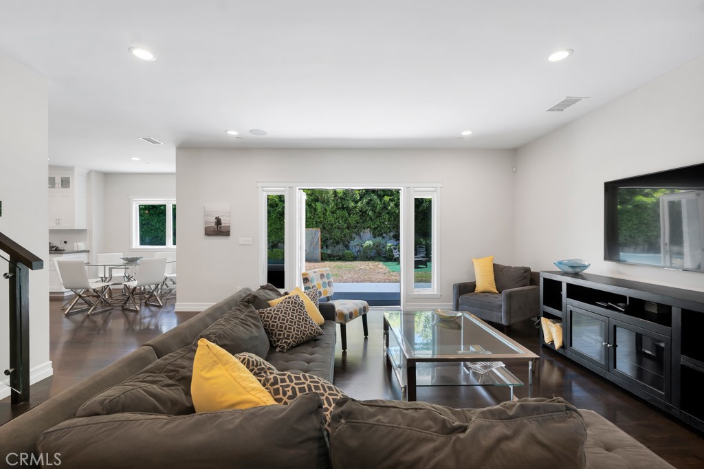 15460 La Maida Street