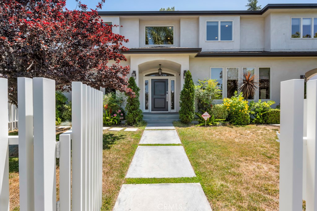 15460 La Maida Street