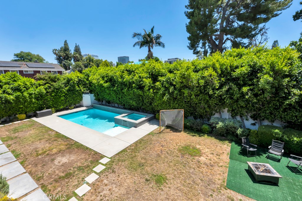 15460 La Maida Street