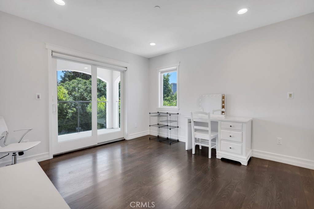 15460 La Maida Street