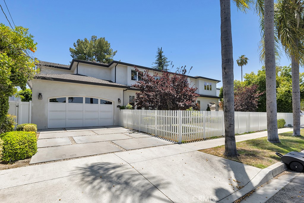 15460 La Maida Street