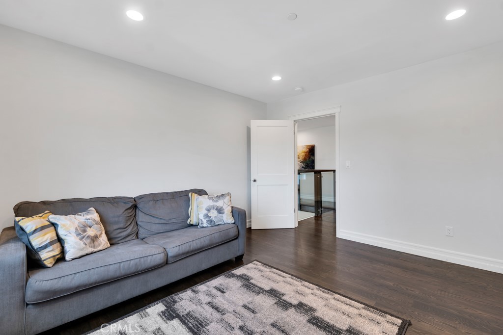 15460 La Maida Street