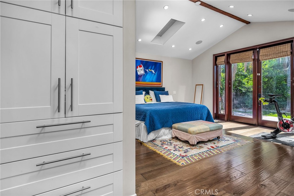 5948 Hesperia Avenue