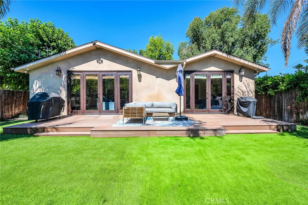 5948 Hesperia Avenue