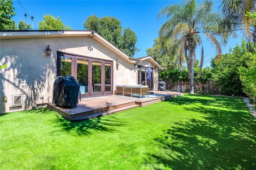 5948 Hesperia Avenue