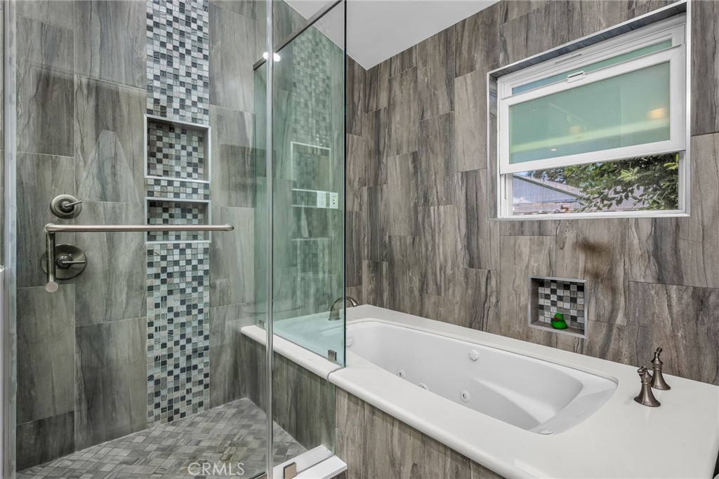 5948 Hesperia Avenue