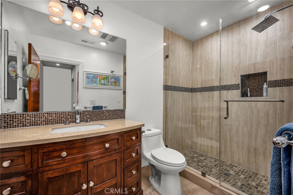 5948 Hesperia Avenue