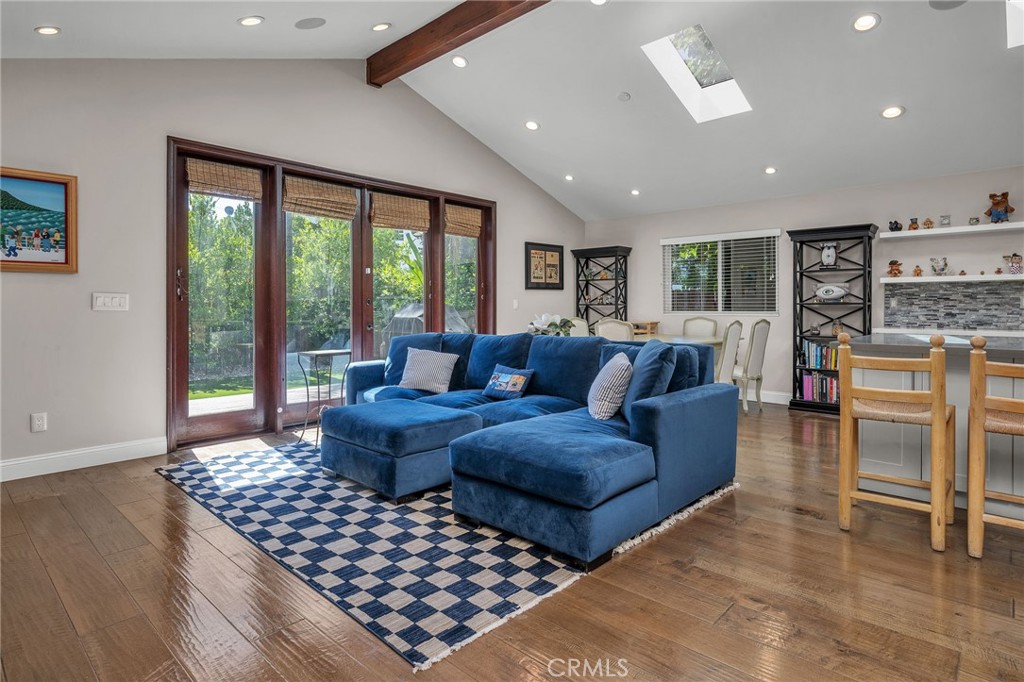 5948 Hesperia Avenue