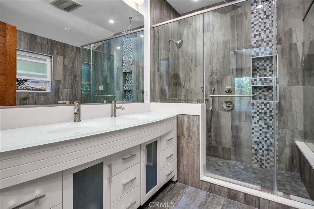 5948 Hesperia Avenue