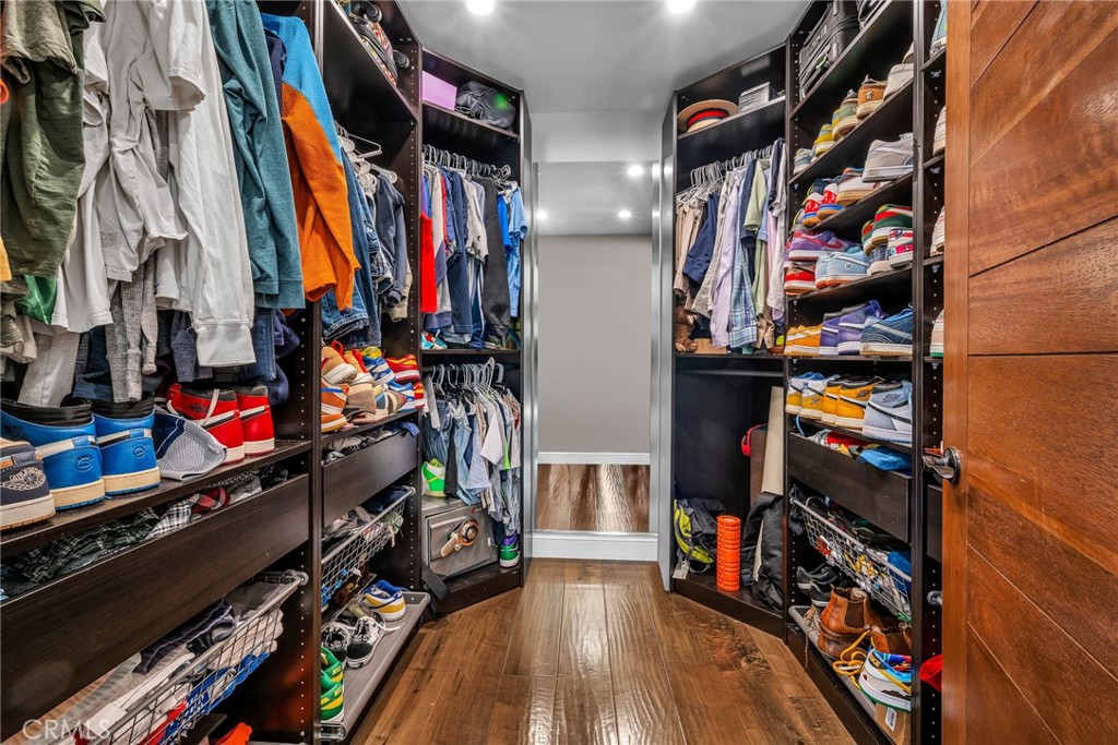 5948 Hesperia Avenue