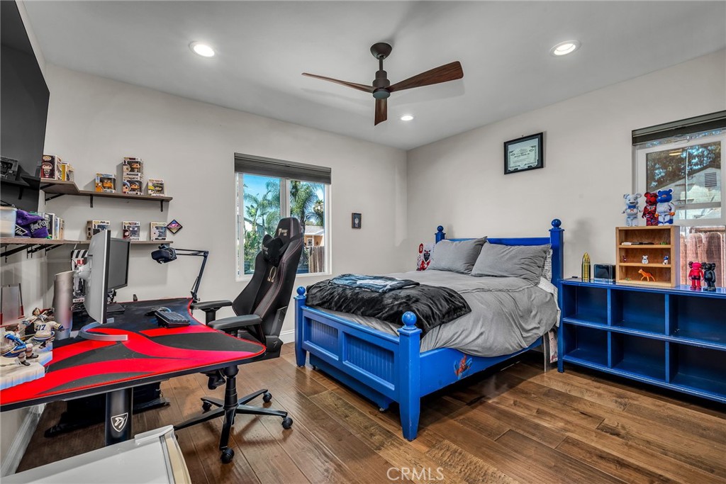 5948 Hesperia Avenue