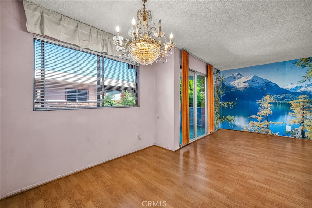 5414 Newcastle Avenue 8