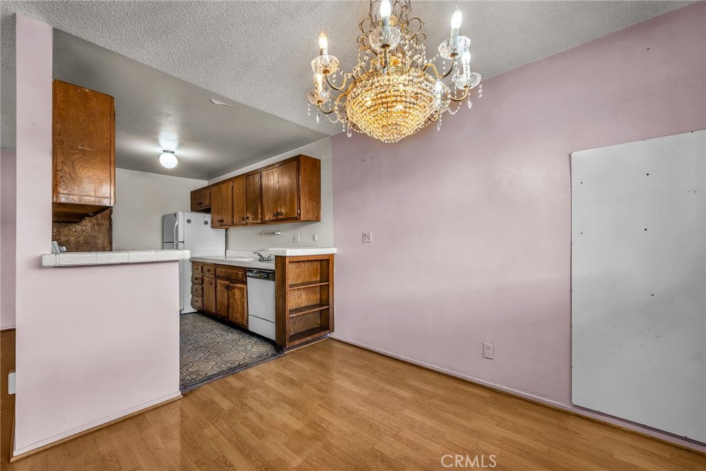 5414 Newcastle Avenue 8