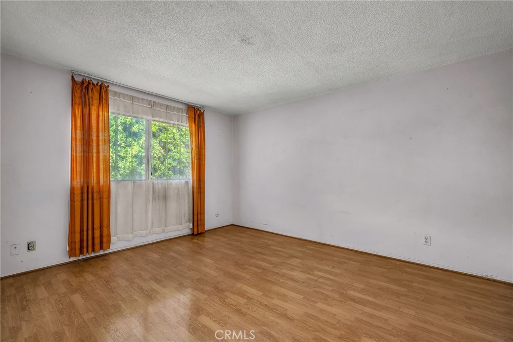 5414 Newcastle Avenue 8