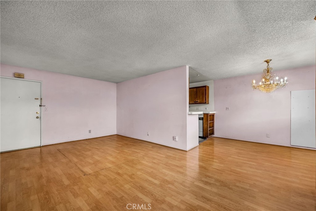 5414 Newcastle Avenue 8