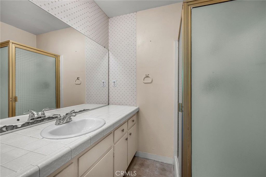 5414 Newcastle Avenue 8