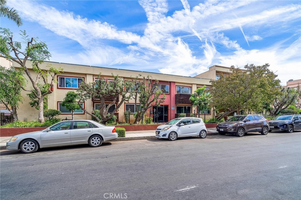 5414 Newcastle Avenue 8