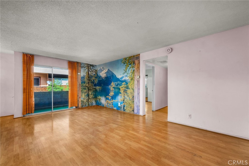 5414 Newcastle Avenue 8