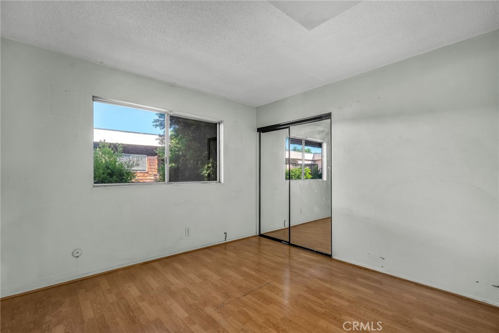 5414 Newcastle Avenue 8