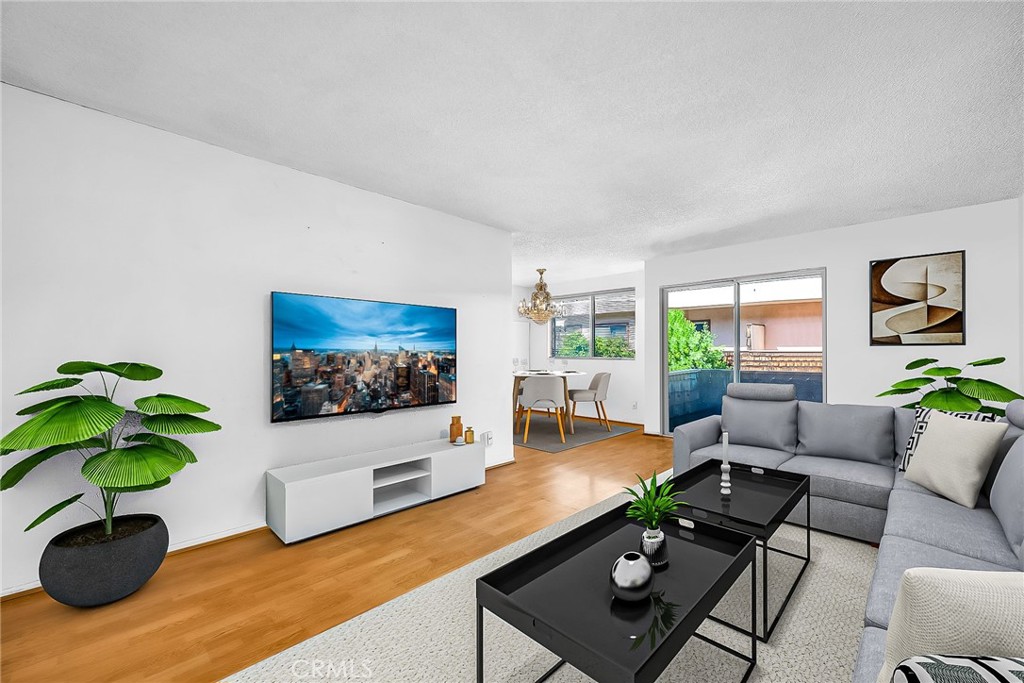 5414 Newcastle Avenue 8