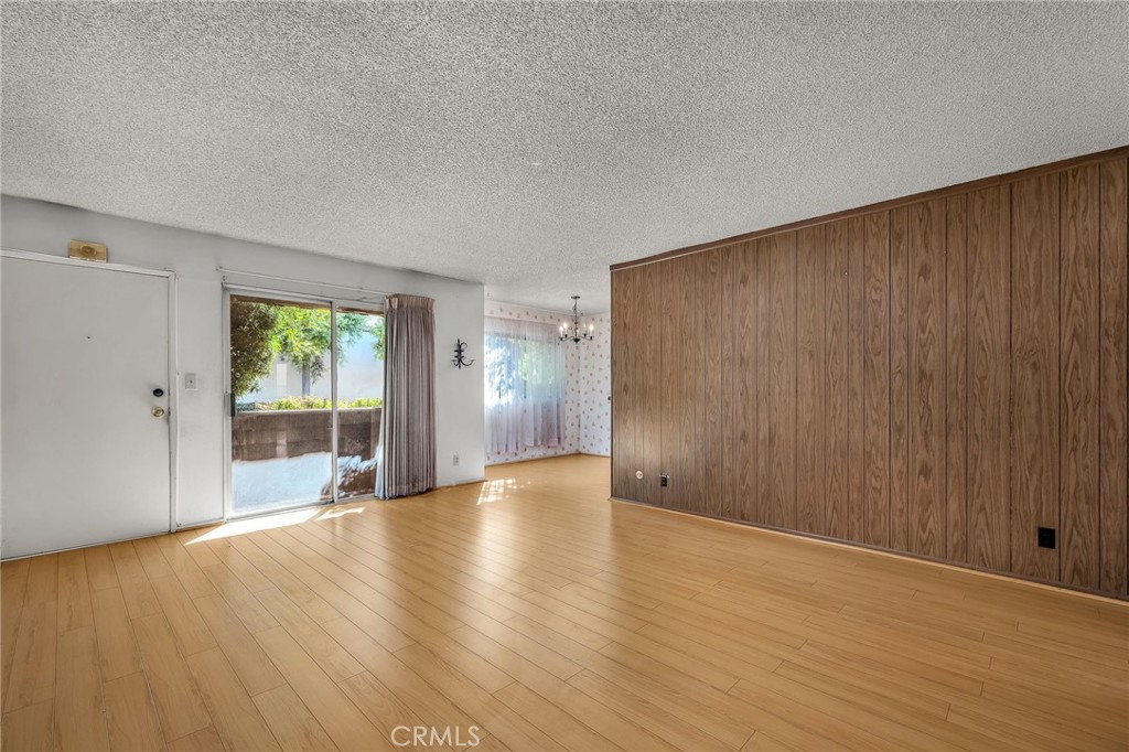 5414 Newcastle Avenue 33