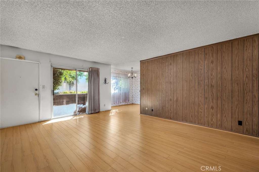 5414 Newcastle Avenue 33