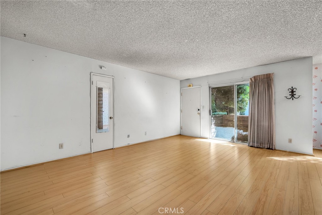 5414 Newcastle Avenue 33