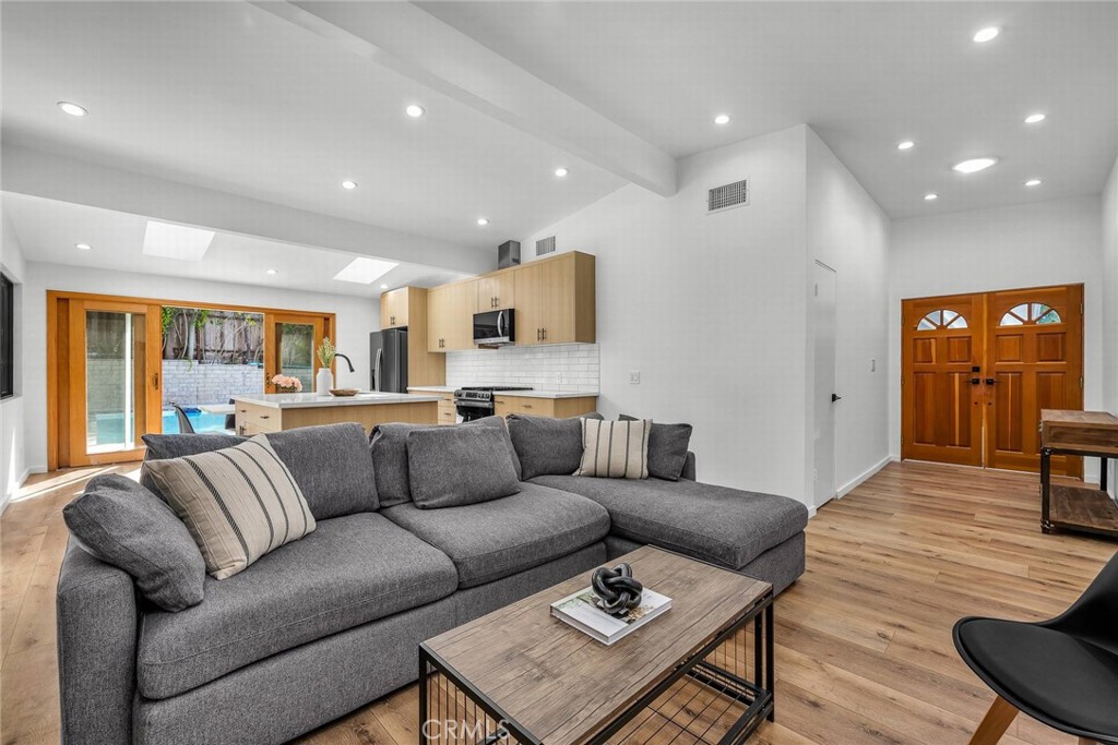 21806 Ybarra