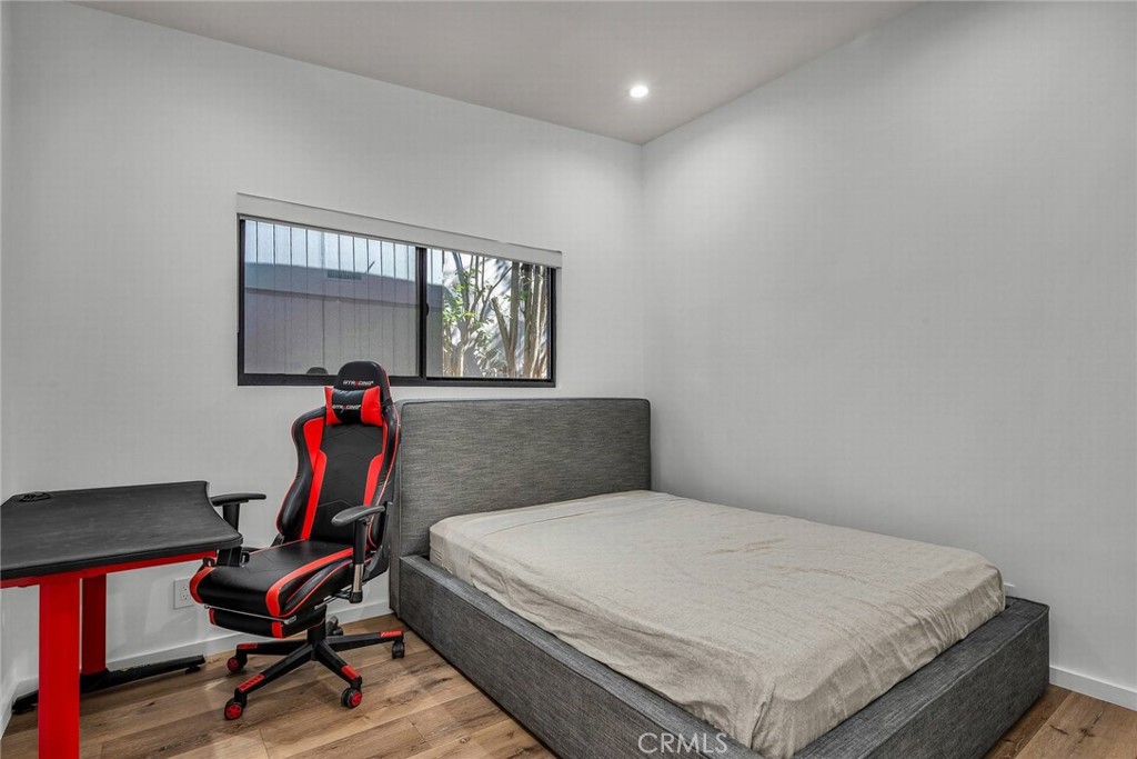 21806 Ybarra