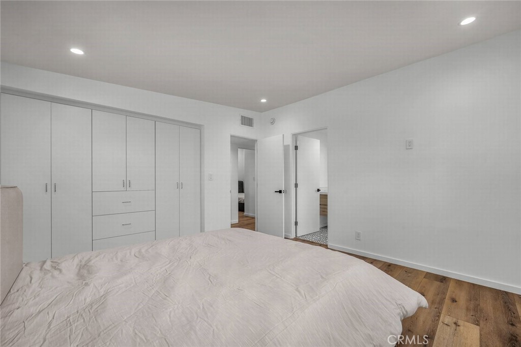 21806 Ybarra