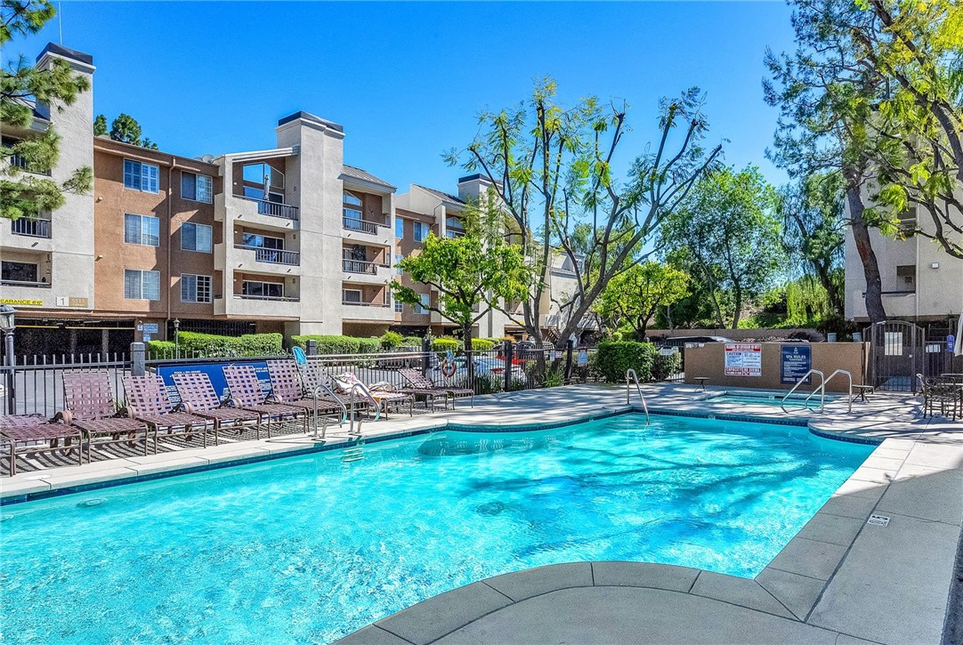 5525 Canoga Avenue 231