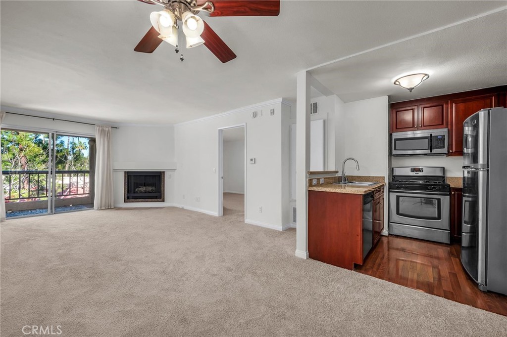 5525 Canoga Avenue 231