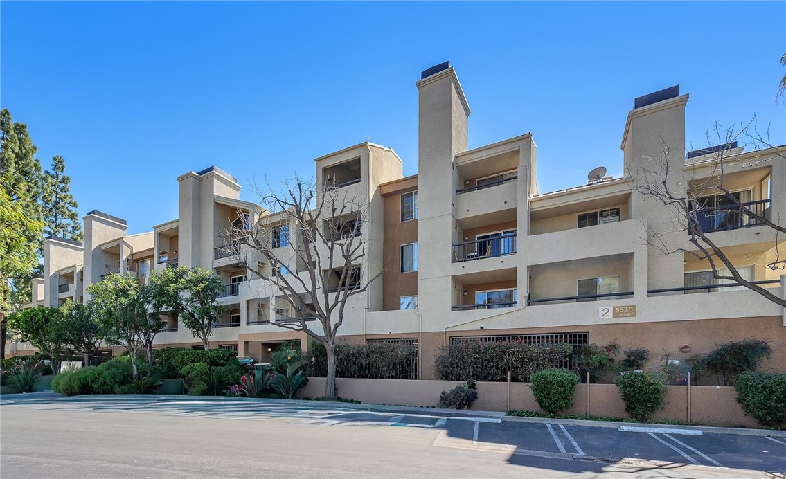 5525 Canoga Avenue 231
