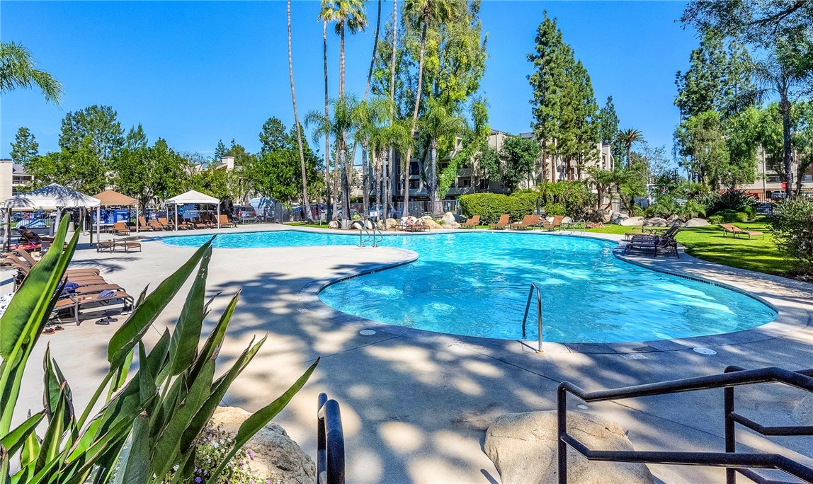 5525 Canoga Avenue 231