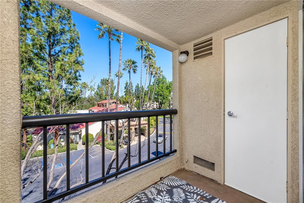 5525 Canoga Avenue 231