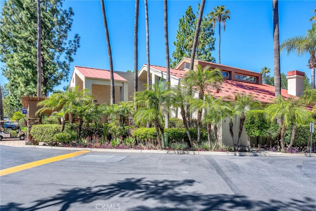 5525 Canoga Avenue 231