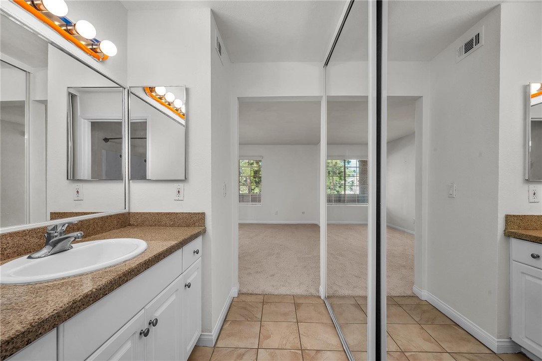 5525 Canoga Avenue 231