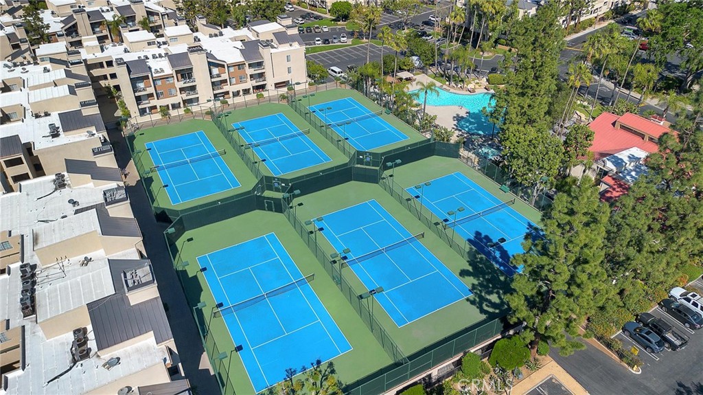 5525 Canoga Avenue 231