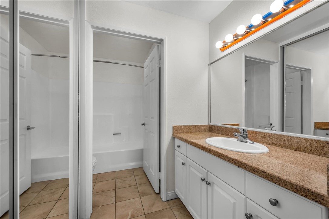 5525 Canoga Avenue 231