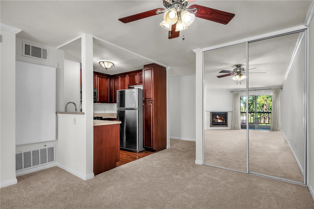 5525 Canoga Avenue 231