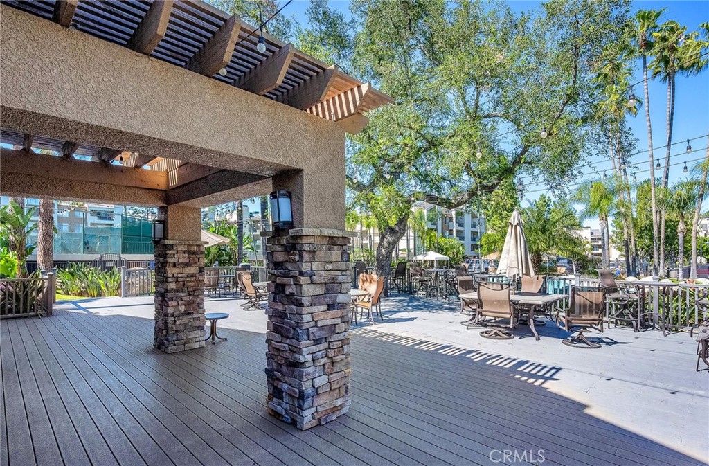 5525 Canoga Avenue 231