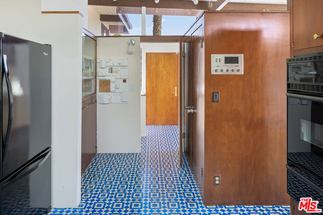 3108 Fernwood Ave