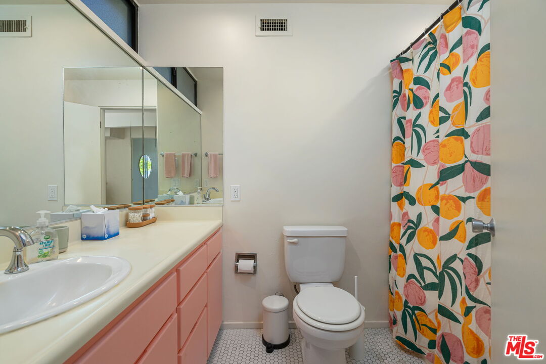 3108 Fernwood Ave