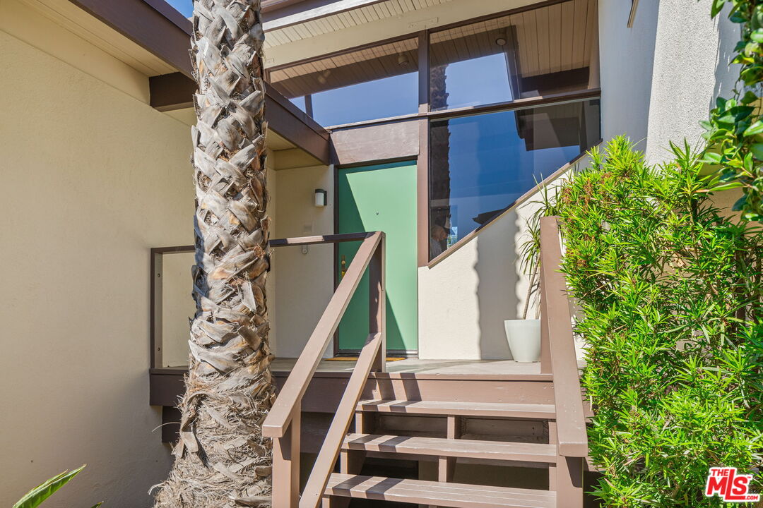 3108 Fernwood Ave