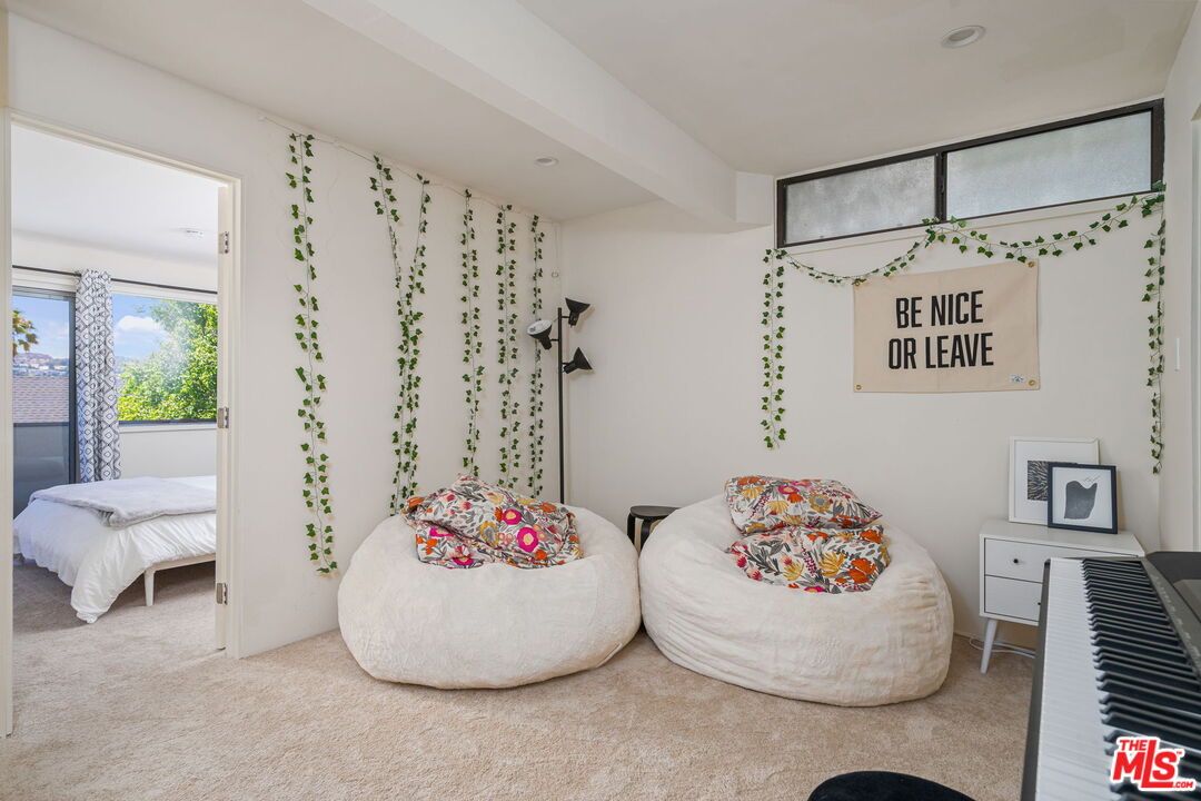 3108 Fernwood Ave