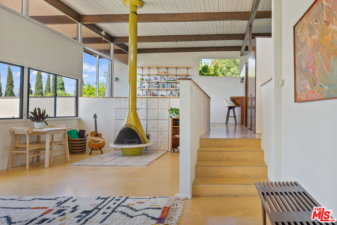 3108 Fernwood Ave