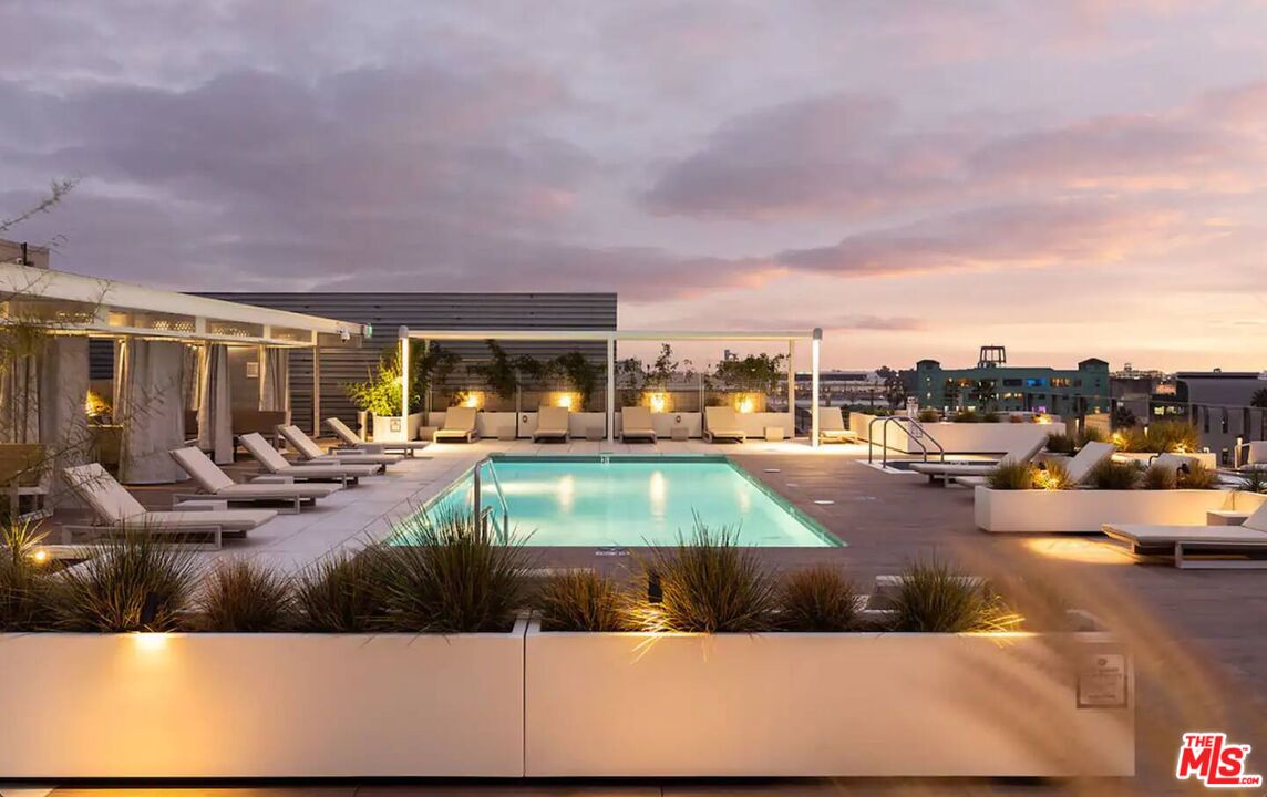530 S HEWITT ST Unit: 535