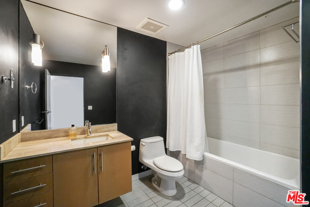 530 S HEWITT ST Unit: 535