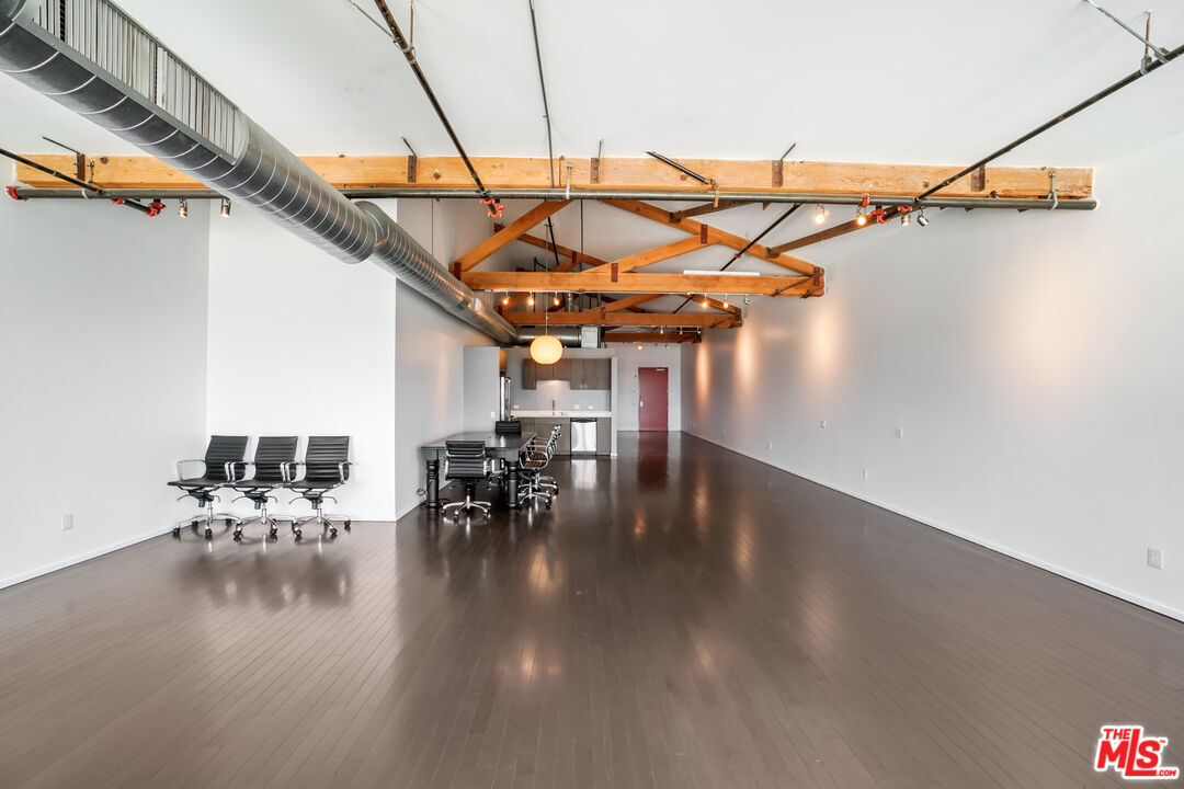 530 S HEWITT ST Unit: 535