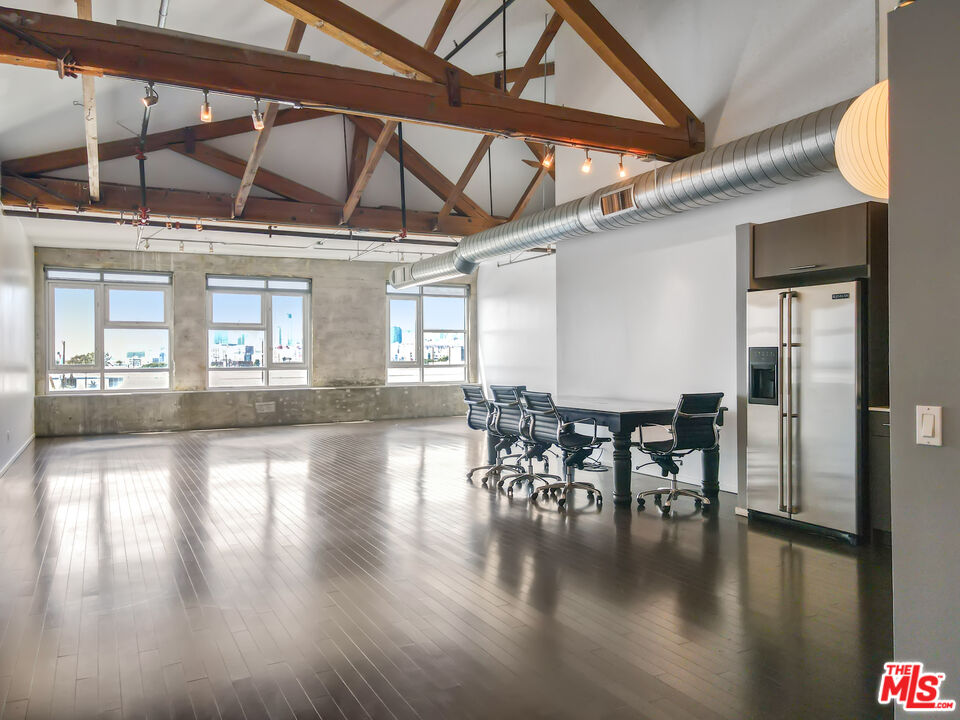 530 S HEWITT ST Unit: 535